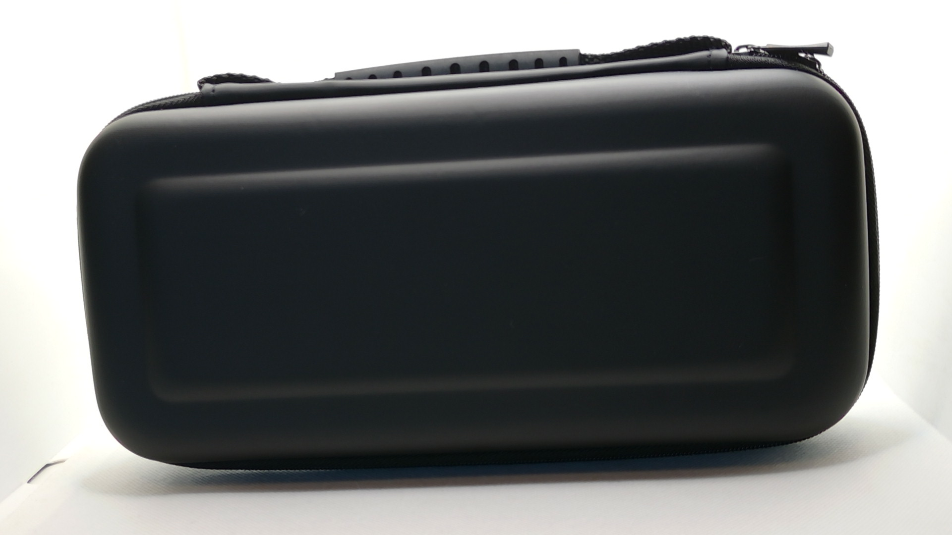 Nintendo Switch Hartschalenetui Orzly Schwarz Transporttasche